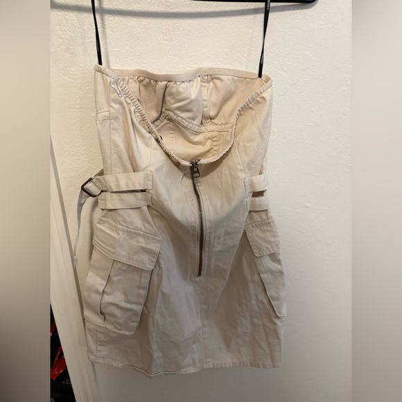 Forever 21 Cream mini dress - Picture 2 of 4